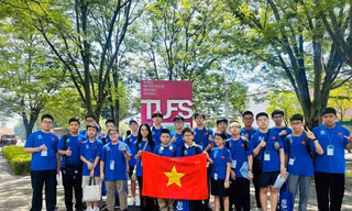 Đoàn học sinh Việt Nam hoàn thành bài thi tại vòng Chung kết quốc tế AIMO 2025 ở Nhật Bản