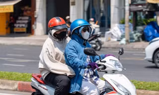 Tháng 4 miền Bắc đón nắng nóng trên diện rộng nhưng vẫn còn không khí lạnh