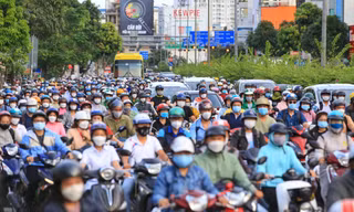 Xe máy ở Hà Nội, TP.HCM sẽ phải kiểm định khí thải từ năm 2027, cách áp dụng thế nào?