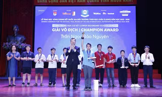 Giải thưởng AIMO 2026 khối THCS: 67 Huy chương Vàng được trao, teen vỡ òa hạnh phúc