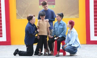 "Em xinh" Ngô Lan Hương xót xa cảnh cậu bé vắng mẹ khi 1 tuổi, cha bị suy thận