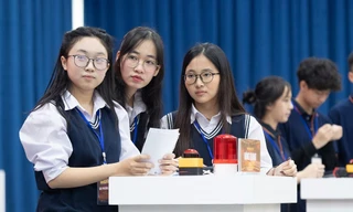 Chung kết Unlock The IELTS 2025: Đội ở Hải Phòng giành giải Nhất, nhà trường thuê xe đến cổ vũ hết mình