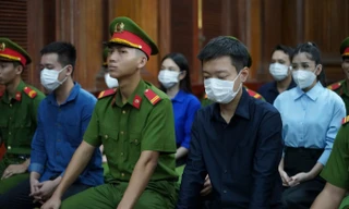 Thùy Tiên, Quang Linh và Hằng Du Mục bị tuyên phạt 2 năm tù, nói lời sau cùng tại tòa