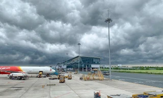 5 sân bay khu vực miền Trung tạm dừng hoạt động giữa bão số 13 Kalmaegi