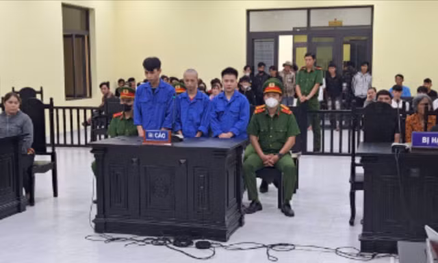 Gây án trên đường đi tìm đối thủ, 3 đối tượng lĩnh án 