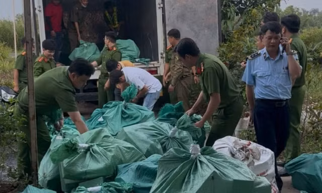 Tạm giữ 4 tấn mỹ phẩm không rõ nguồn gốc