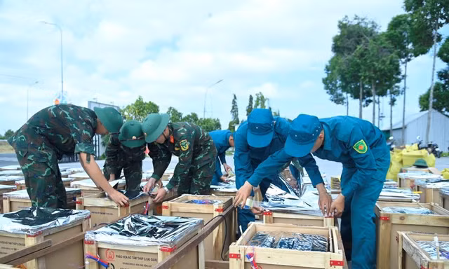 Trận địa pháo hoa ở An Giang, Cà Mau