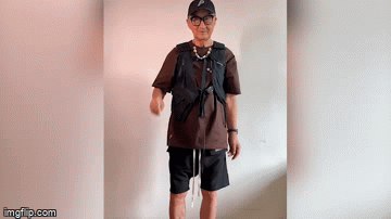 Cụ ông U90 thành hiện tượng mạng với gu ăn mặc khiến thanh niên cũng phải chào thua 