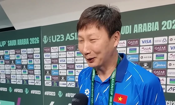 HLV Kim Sang-sik: 'Một, hai, ba! Việt Nam cố lên'