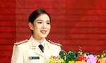 Nữ thượng úy đại diện tuổi trẻ phát biểu tại Lễ kỷ niệm 80 năm Ngày truyền thống Công an nhân dân