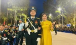 Hai mẹ con quân nhân cùng tham gia diễu binh, diễu hành A80