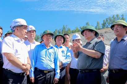 Thủ tướng thị sát dự án cao tốc Quảng Ngãi - Hoài Nhơn hơn 20.000 tỷ