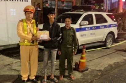 Công an Quảng Ngãi hỗ trợ thanh niên 20 tuổi đi lạc trở về đoàn tụ với gia đình