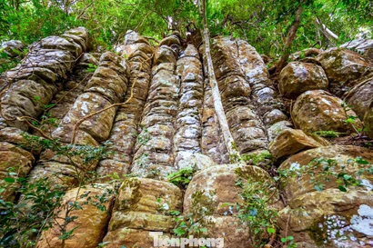 Kỳ vĩ bức tường đá khổng lồ, sừng sững giữa đại ngàn Gia Lai