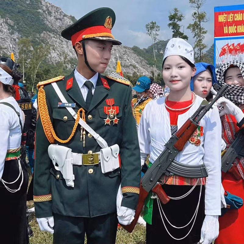 khanh-van-duc-phuc.jpg