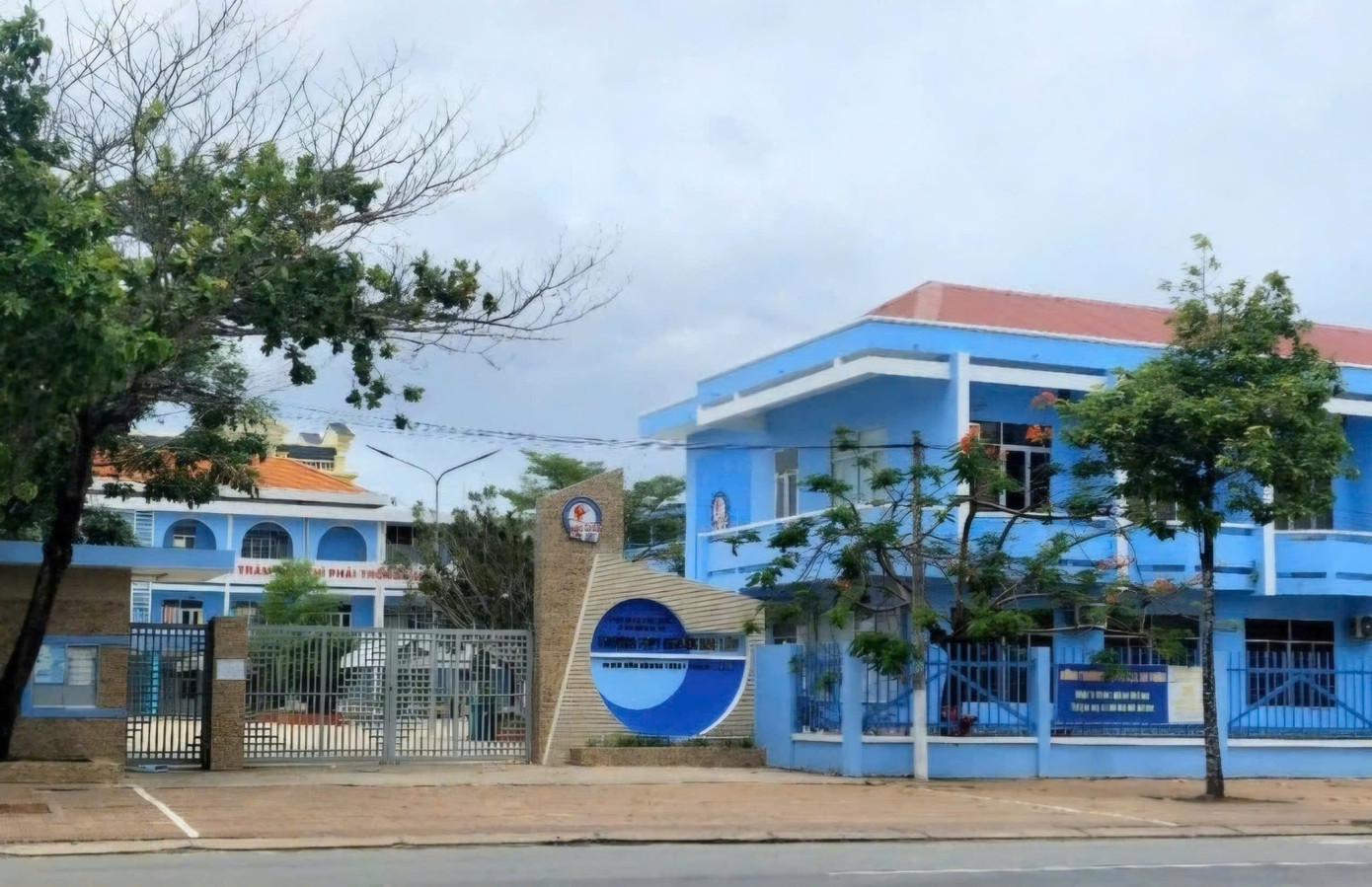 Bac Lieu High School for the Gifted. c7dc6aa05646db188257.jpg