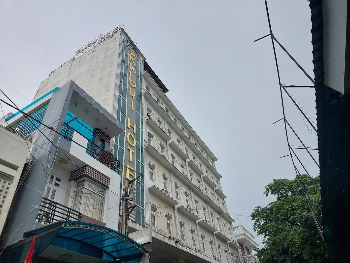Tỉnh Cà Mau bố trí thuê một số phòng khách sạn cho hàng trăm cán bộ, công chức từ Bạc Liêu xuống làm việc ở lại. 518668637-746576817768556-6646091383520237398-n.jpg