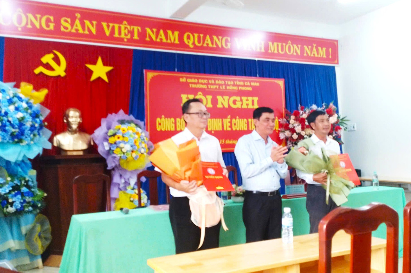 Chuyển hiệu trưởng bị tố thu chi sai quy định đi trường khác
