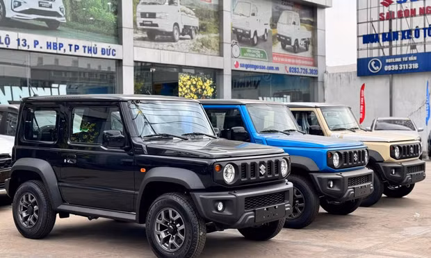 ‘Xe chơi’ Suzuki Jimny giảm giá mạnh để xả hàng