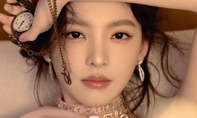 Chương Nhược Nam ngoảnh đầu khi quay phim cũng khiến mạng xã hội tranh cãi