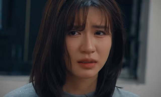 Dưới Ô Cửa Sáng Đèn: Nữ chính xinh nhưng tính cách lại thiếu EQ trầm trọng