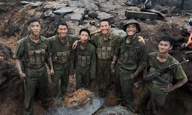 Mưa Đỏ trở thành phim ăn khách nhất lịch sử phòng vé Việt, dự đoán sẽ chạm mốc bao nhiêu?
