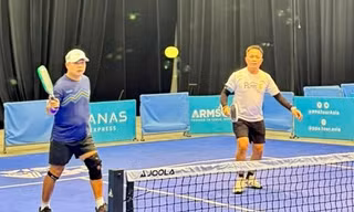 Hai tay vợt Việt Nam vô địch U.50 giải pickleball ở Malaysia