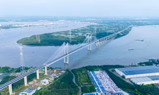 Nhìn từ trên cao cầu dây văng hơn 3.700 tỷ đồng, có tĩnh không cao nhất Việt Nam