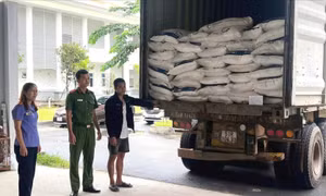 Vận chuyển trái phép 40 tấn đường cát nhập lậu từ Campuchia