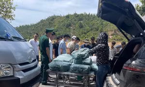 Bắt 2 đối tượng vận chuyển gần 300 kg ma túy