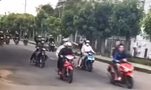 Triệu tập nhóm đối tượng mang hung khí đi ‘nói chuyện’ gây náo loạn