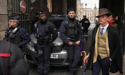 Sự thật về chàng “thám tử xuyên không” trong vụ trộm bí ẩn ở bảo tàng Pháp