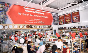 Nhà sách Tiền Phong Thành Công: Giới trẻ Hà Nội "bỏ túi" địa điểm mua sắm mới