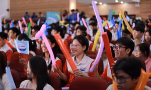 Sinh viên các trường Đại học ở miền Bắc tìm hiểu cuộc thi Trường học không ma túy