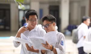 Điểm chuẩn Đại học năm 2025 có thể giảm 1-3 điểm: Cần lưu ý gì khi đặt nguyện vọng?