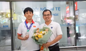 Nam sinh lớp 7 giành HCB tại AIMO 2025: Nếu đam mê Toán học, hãy thử sức và nỗ lực!