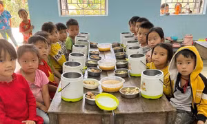 Xôn xao tính minh bạch của dự án Nuôi Em: Hoàng Hoa Trung, Đen Vâu lên tiếng