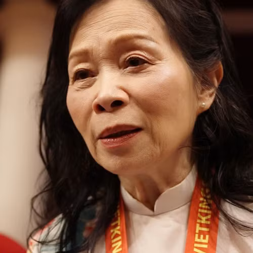 NSND Mai Phương: 'Tôi sẽ chơi đàn đến khi tắt hơi'