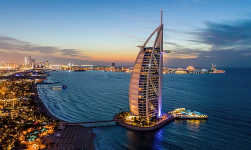 Hé lộ về khách sạn dành cho giới siêu giàu vừa bốc cháy ở Dubai 