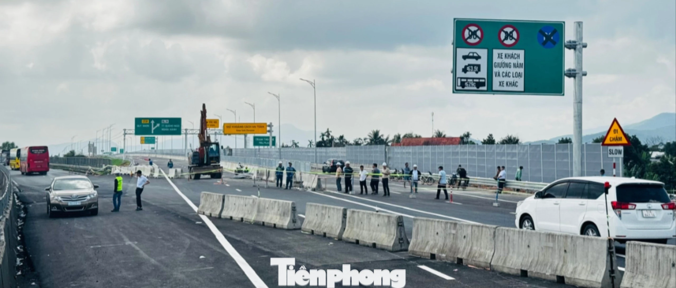 Cao tốc Quảng Ngãi - Hoài Nhơn tạm dừng thông xe vì lý do an toàn kỹ thuật