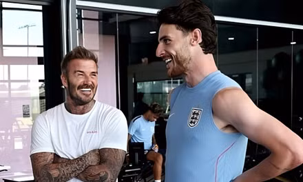 Beckham hiến kế cho tuyển Anh trước đại chiến Na Uy