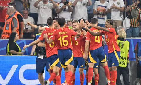Yamal đi vào lịch sử, Tây Ban Nha hạ Pháp vào chung kết