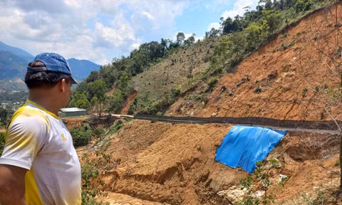 Dân vùng sạt lở nơm nớp lo nhà sập vì nổ mìn làm vàng trái phép