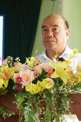 Phó Chủ tịch Mặt trận Gia Lai bất ngờ đọc thơ tặng cử tri nhân ngày 8/3