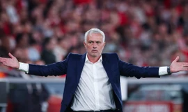 Vừa trở lại ghế huấn luyện, Jose Mourinho đã bị khiếu nại 