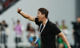 HLV Kim Sang-sik 'vô đối'