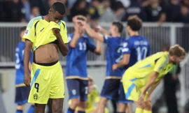 Bộ đôi gần 200 triệu bảng Isak và Gyokeres gây thất vọng khiến Thụy Điển thua sốc ở vòng loại World Cup