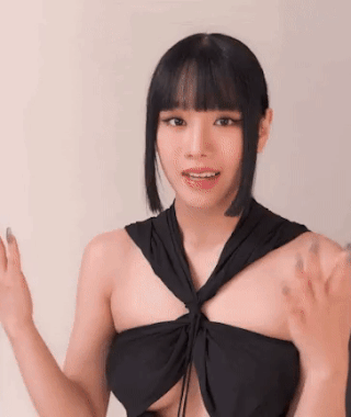 Trang phục gây tranh cãi của Natty.