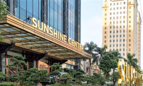 Đặt kế hoạch vượt nhiều 'ông lớn', cổ phiếu Sunshine tăng trần