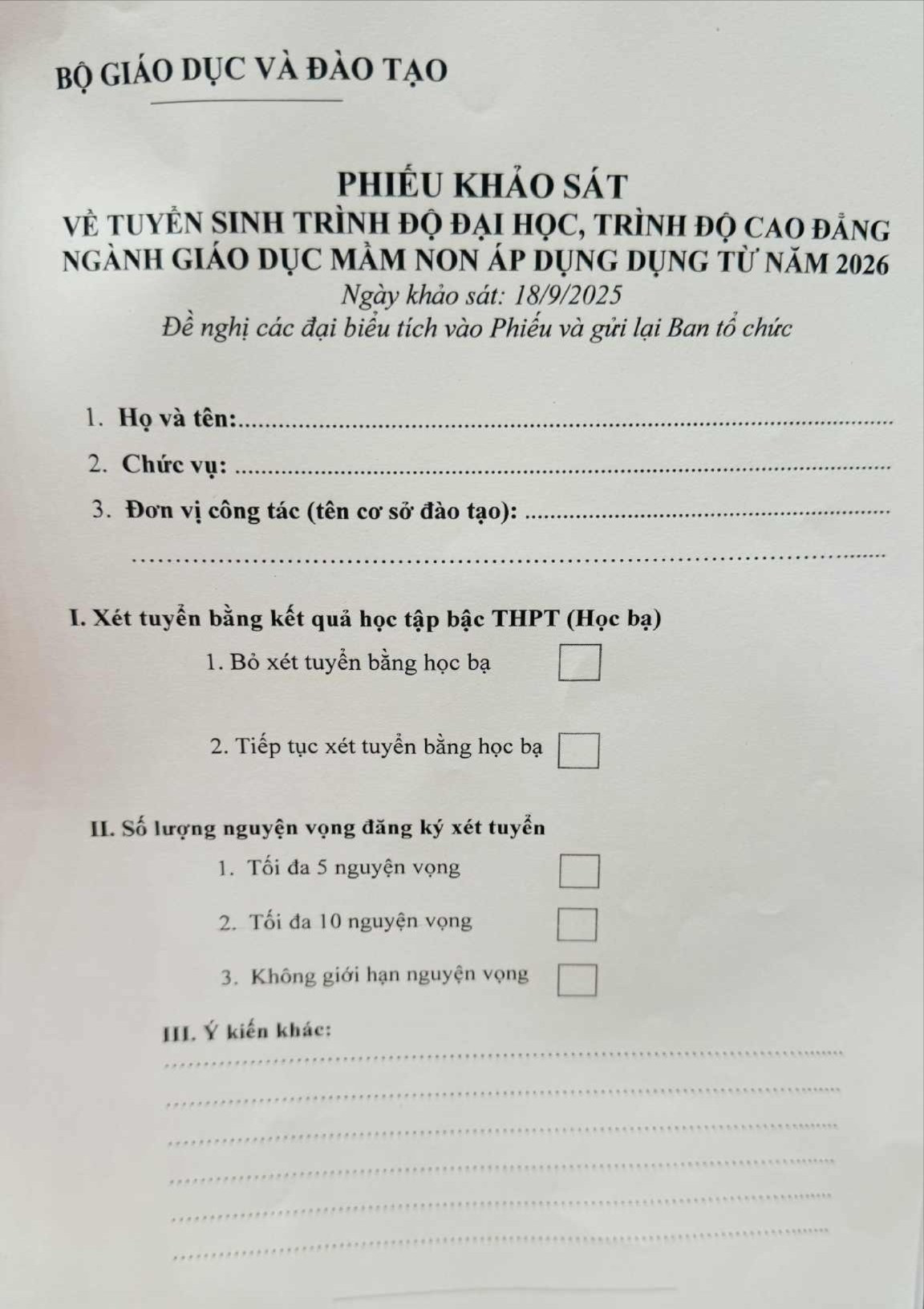 Bộ GD&ĐT khảo sát lấy ý kiến các trường về 2 điều chỉnh cho mùa tuyển sinh năm 2026 bo-phieu-5738.jpg